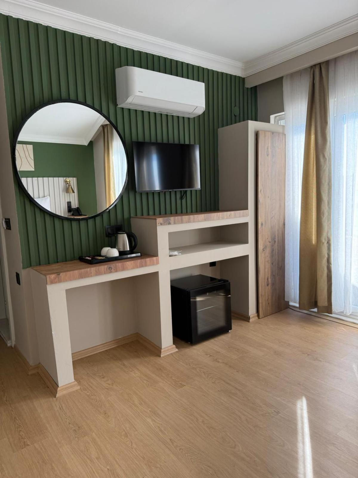Red Castle Hotel & Pub 베렉 외부 사진